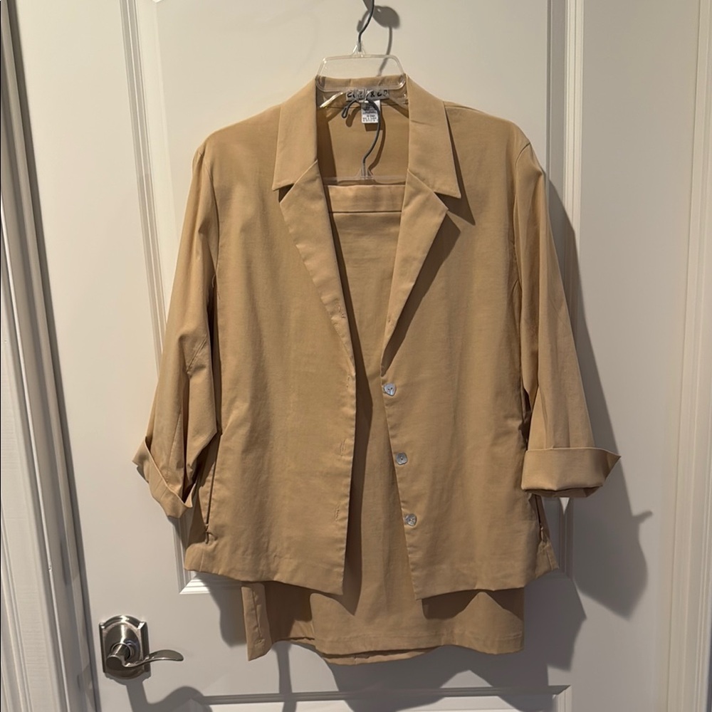Elegant Tan Women's Jacket